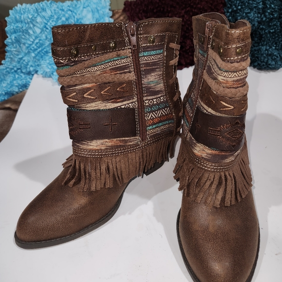 Jellypop Addisons NWOT Brown-Multi-Distressed zipper back 9.5 - Picture 1 of 7